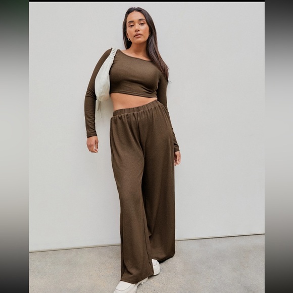 NWOT Set Cider Solid Knitted Ribbed Crop Top Long-Sleeve and Wide Leg Pants - Picture 4 of 16